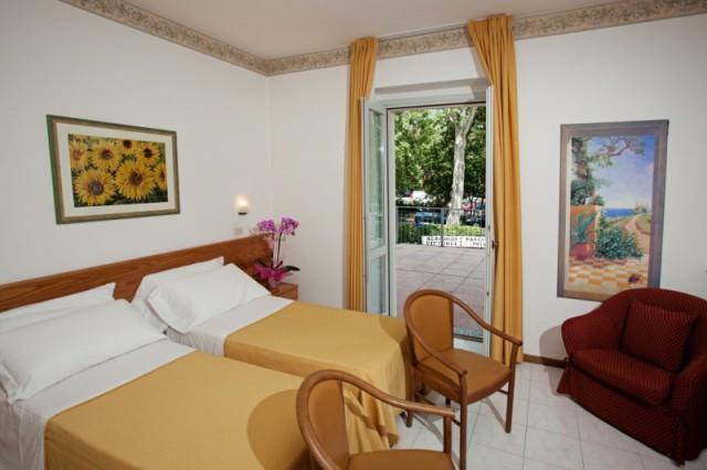 Albergo Vittoria Сальсомаджоре-Терме Экстерьер фото