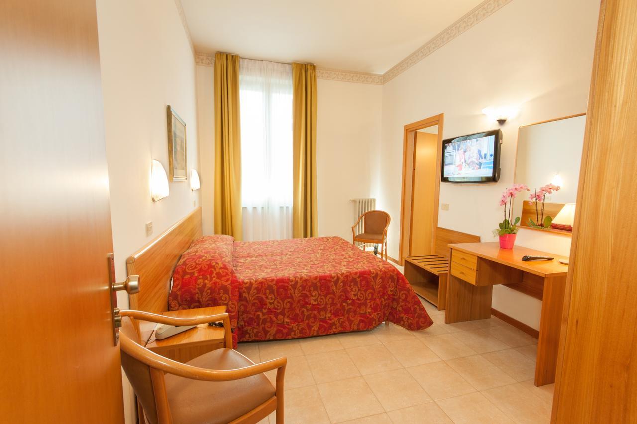 Albergo Vittoria Сальсомаджоре-Терме Экстерьер фото