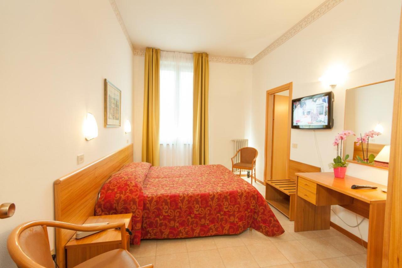 Albergo Vittoria Сальсомаджоре-Терме Экстерьер фото